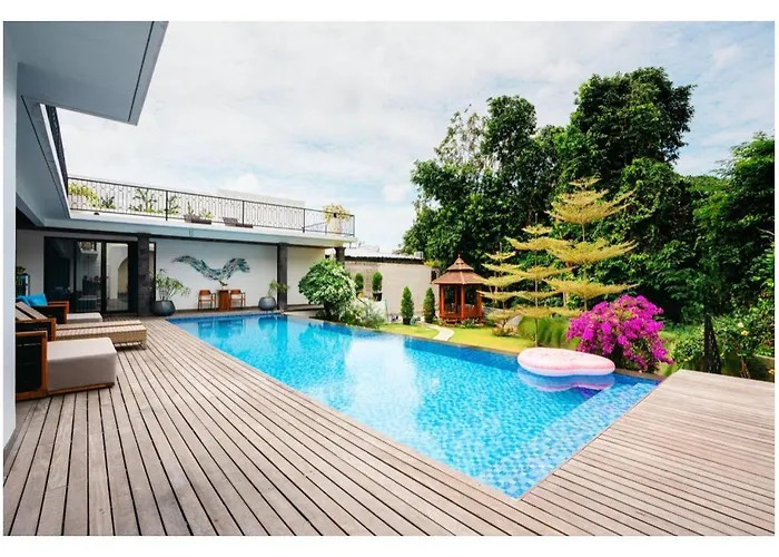 Casa Gong 5 Bedroom Oasis With Pool Rooftop Near Gwk Jimbaran