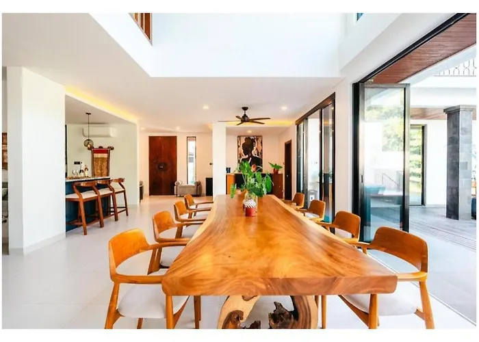 Villa Casa Gong 5 Bedroom Oasis With Pool Rooftop Near Gwk Jimbaran